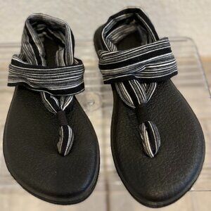 Sanuk Yoga Sling Black White Stripe Stretch Fabric Thong Flip Flops Sandals